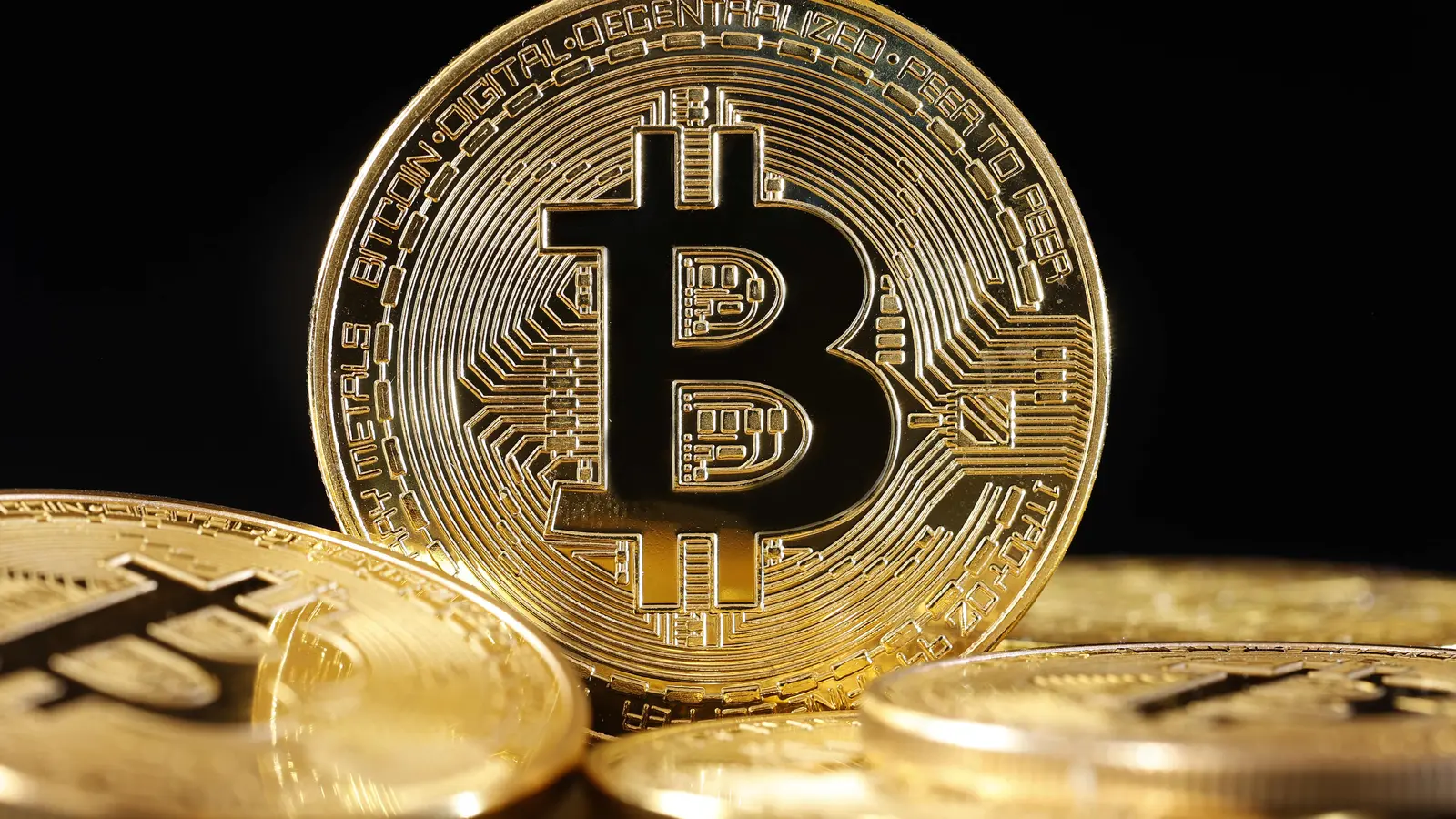 Binance masiniai BTC išėmimai: įtaka likvidumui ir kainai