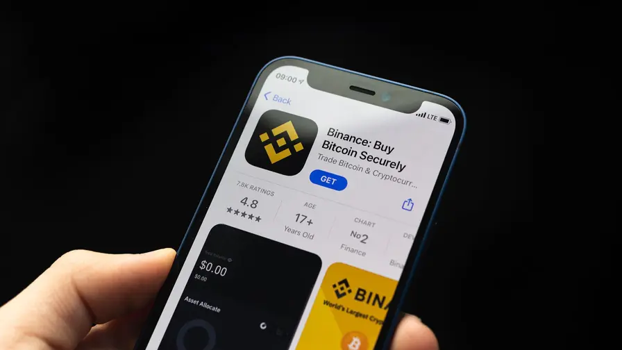 Binance įspėjimas dėl FomoPeek: iPhone ir iPad pavojus